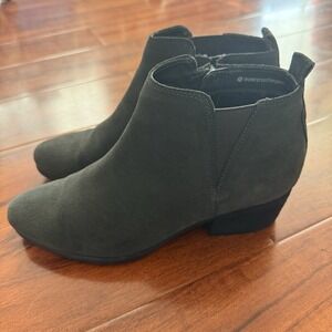 Blondo Ankle Boot Gazelle Suede Chelsea Strap Waterproof Gray Size 7.5M